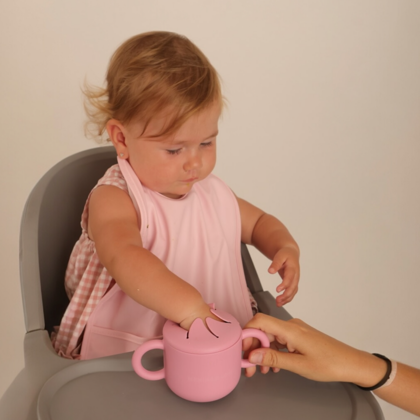 Kit Deluxe Babero + Vajilla BLW Pink 9 Piezas de Silicona orgánica con ventosas Nenina & Co