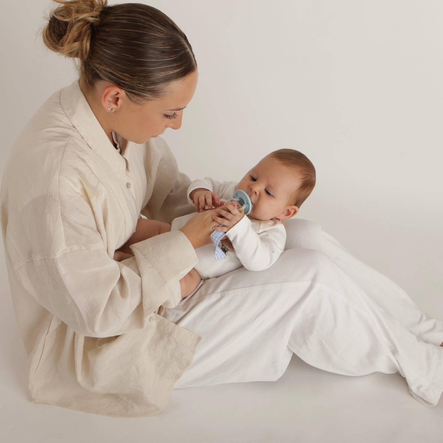 Kit 2 Chupetes Clásicos para Bebé Oliva y Celeste | Silicona Orgánica Nenina & Co