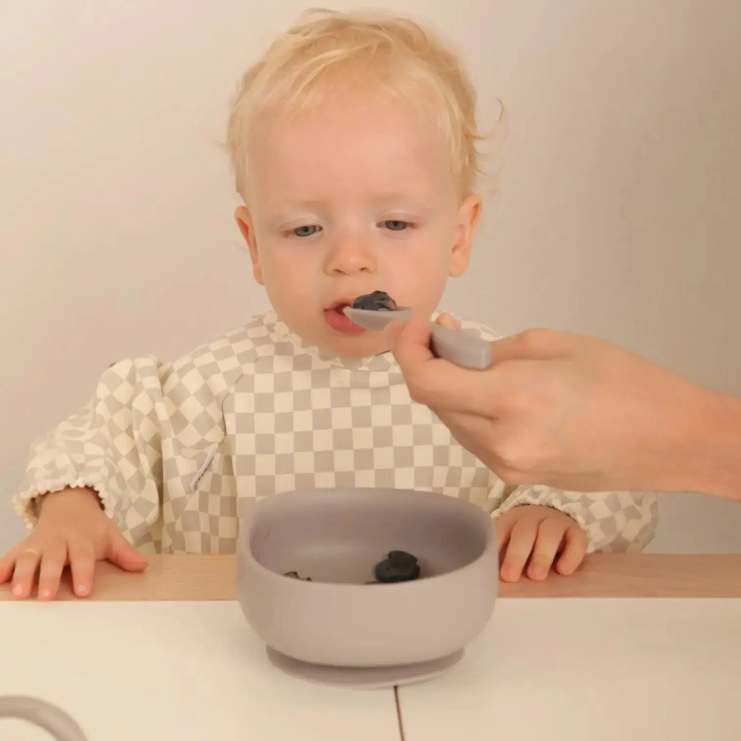 Vajilla BLW Gris 9 Piezas de Silicona orgánica con ventosas Nenina & Co