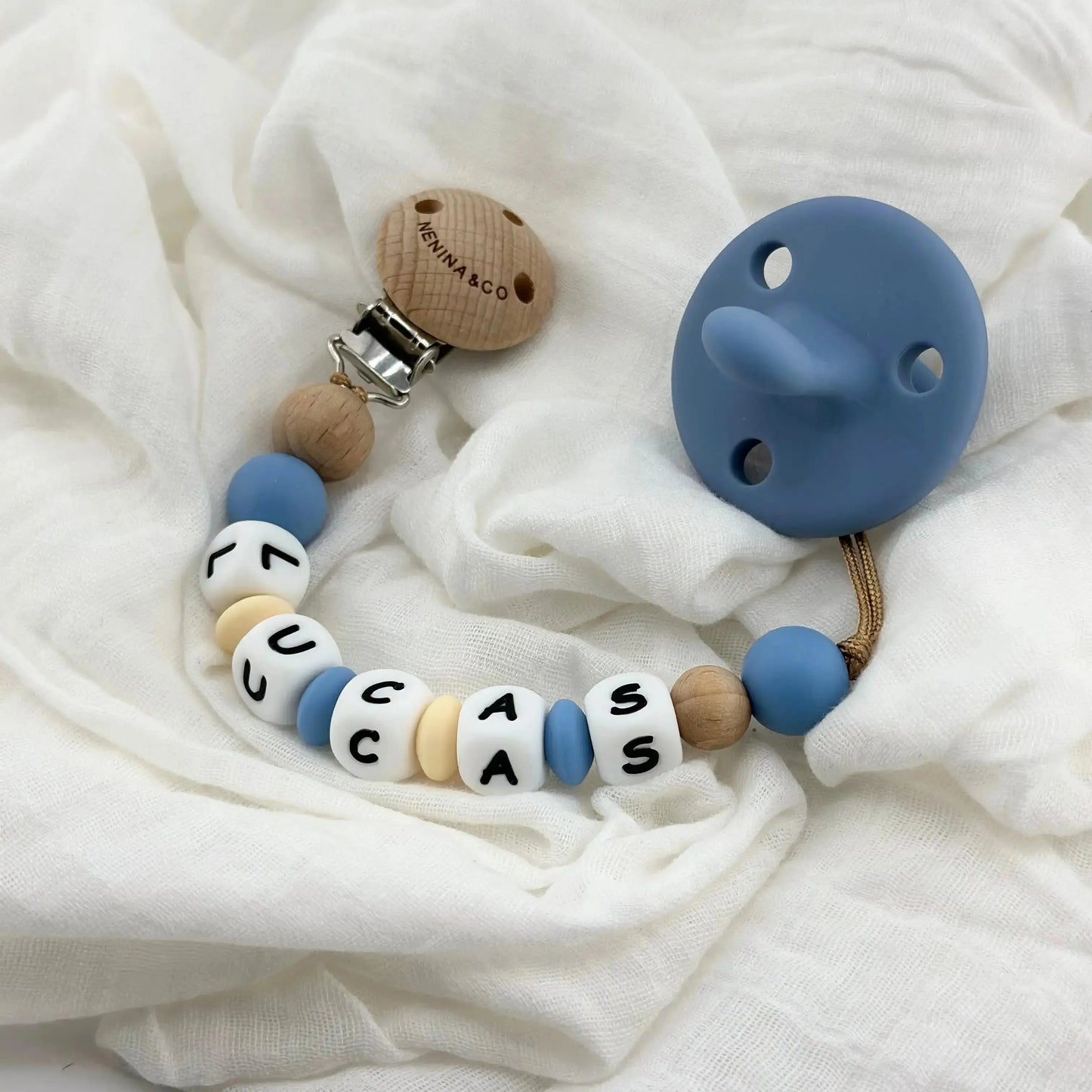 Kit Chupete Clásico Dusty Blue de Silicona + Chupetero Personalizado, Guardachupetes y Biberón Maternal | Nenina & Co