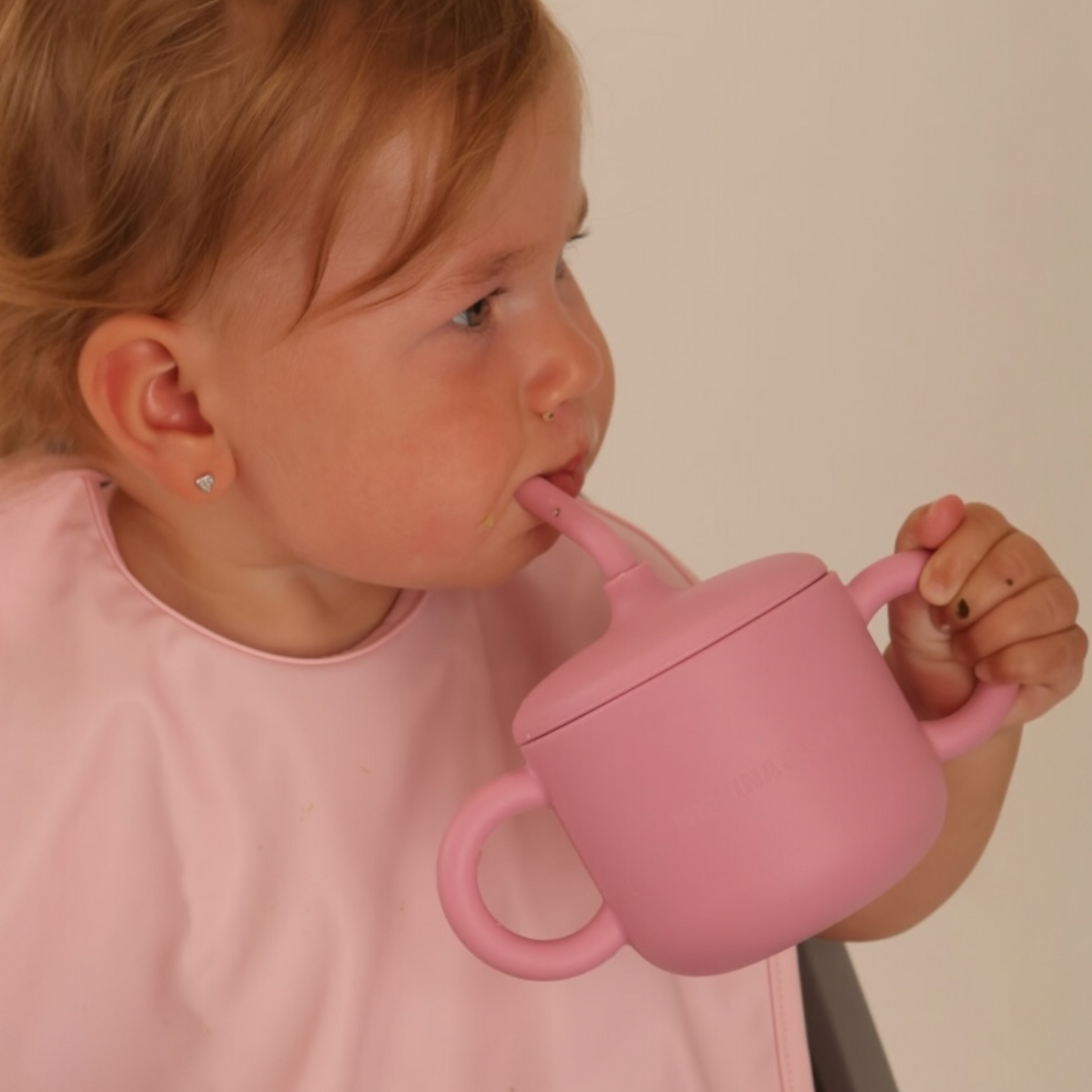 Kit Deluxe Vajilla + Babero BLW Pink 9 Piezas de Silicona orgánica con ventosas Nenina & Co