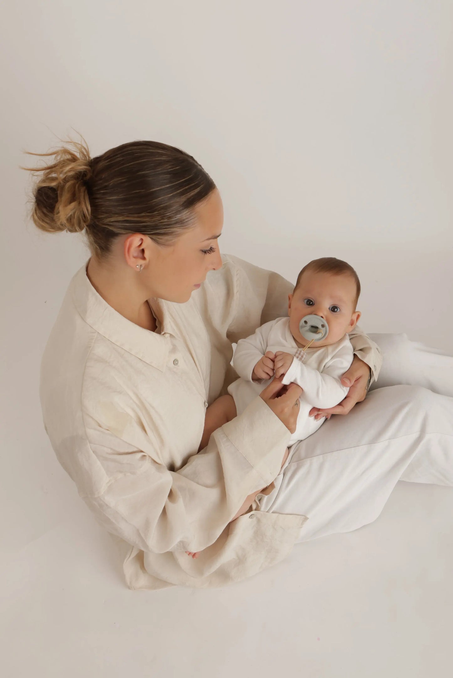 Pack 2 Chupeteros DIAMOND beige + white By Nenina & Co