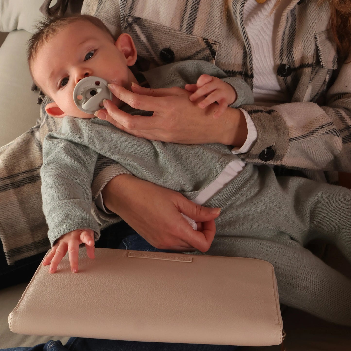 Pack Nacimiento Portadocumentos + Neceser Bebé Eco piel MIREM By Nenina & Co Gris