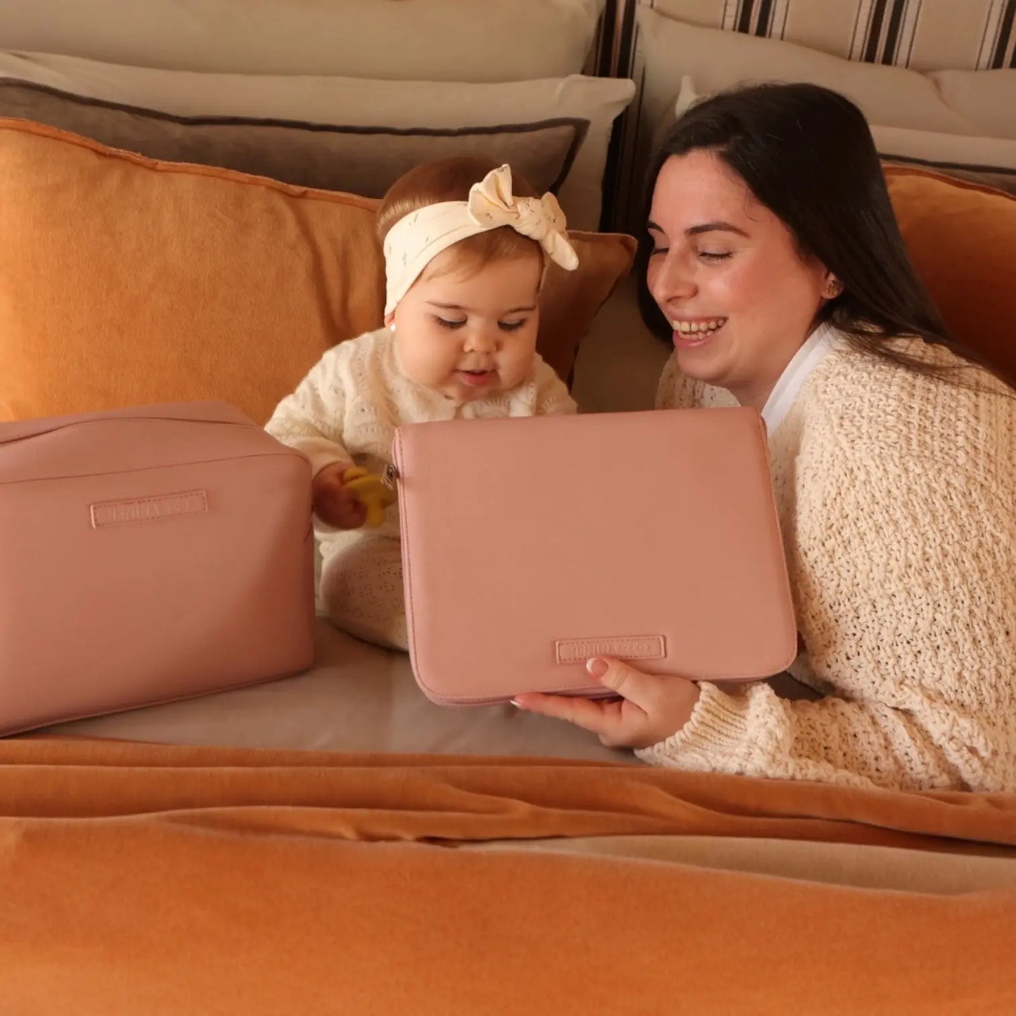 Pack Nacimiento Portadocumentos + Neceser Bebé Eco piel MIREM By Nenina & Co Rosa Palido