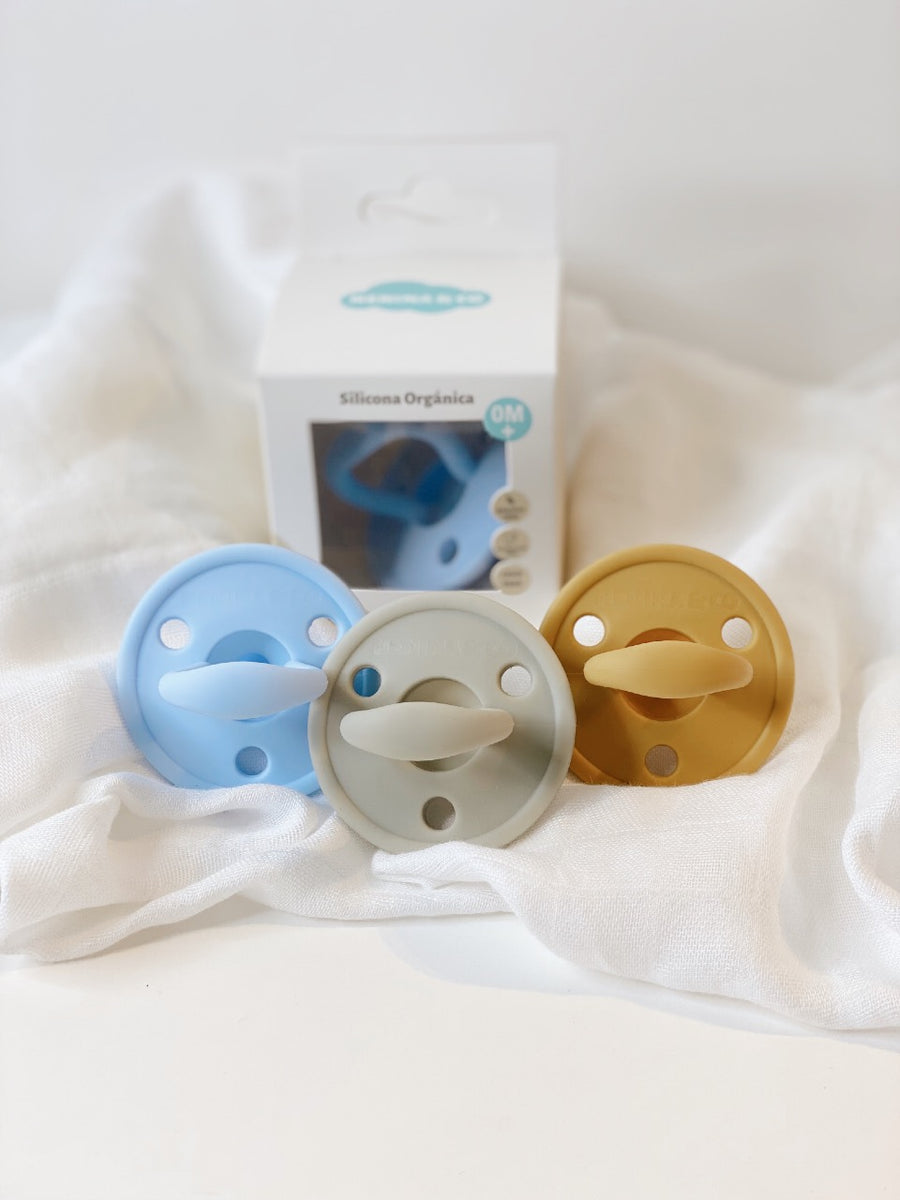 Nenina & Co, Kit 3 Chupetes de Silicona Orgánica. Libre BPA. +0 meses.  Diseño anatómico. Dusty Blue, Gris, Oliva : : Bebé