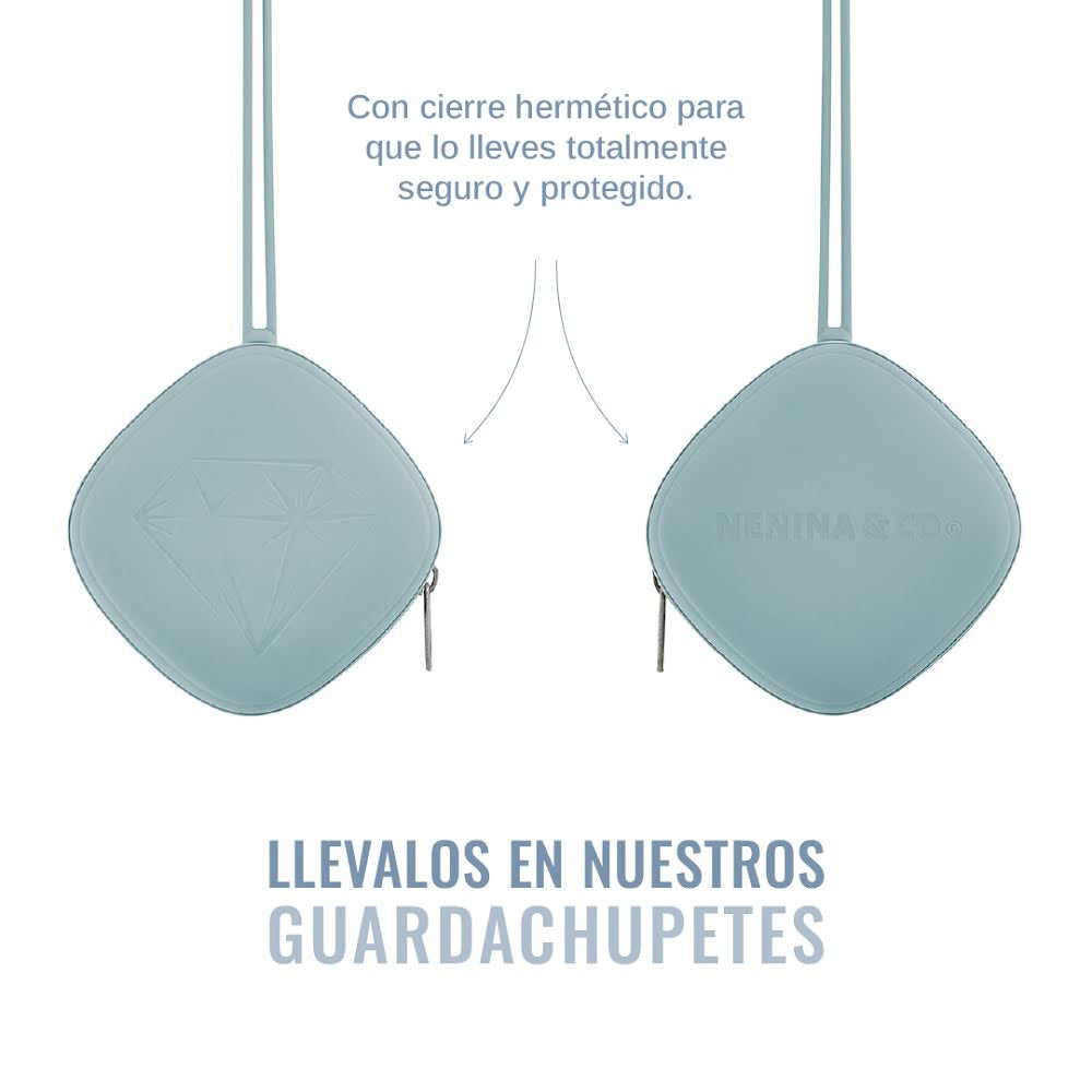 
                      
                        Kit 1 Guardachupete + 2 Chupeteros + 2 Chupetes Blue y Amarillo DIAMOND Nenina & Co
                      
                    