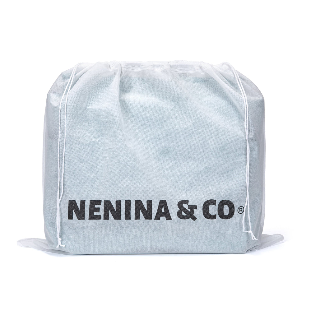 
                      
                        Guardachupete Diamond + Bolso Maternal Dusty blue + Cambiador de Regalo Nenina & Co
                      
                    