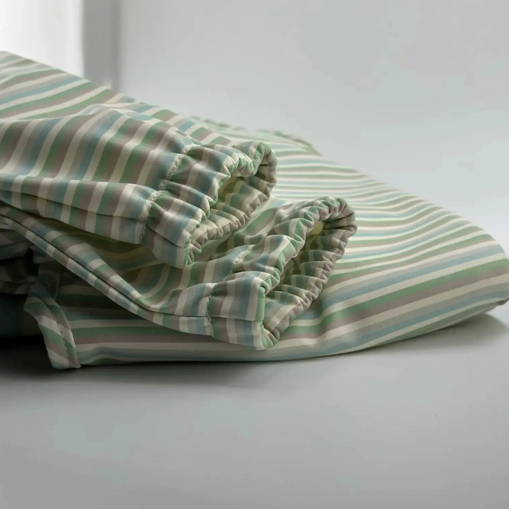 
                  
                    Babero manga larga  Horizontal Stripes + Babero corto Nenina & Co 
                  
                