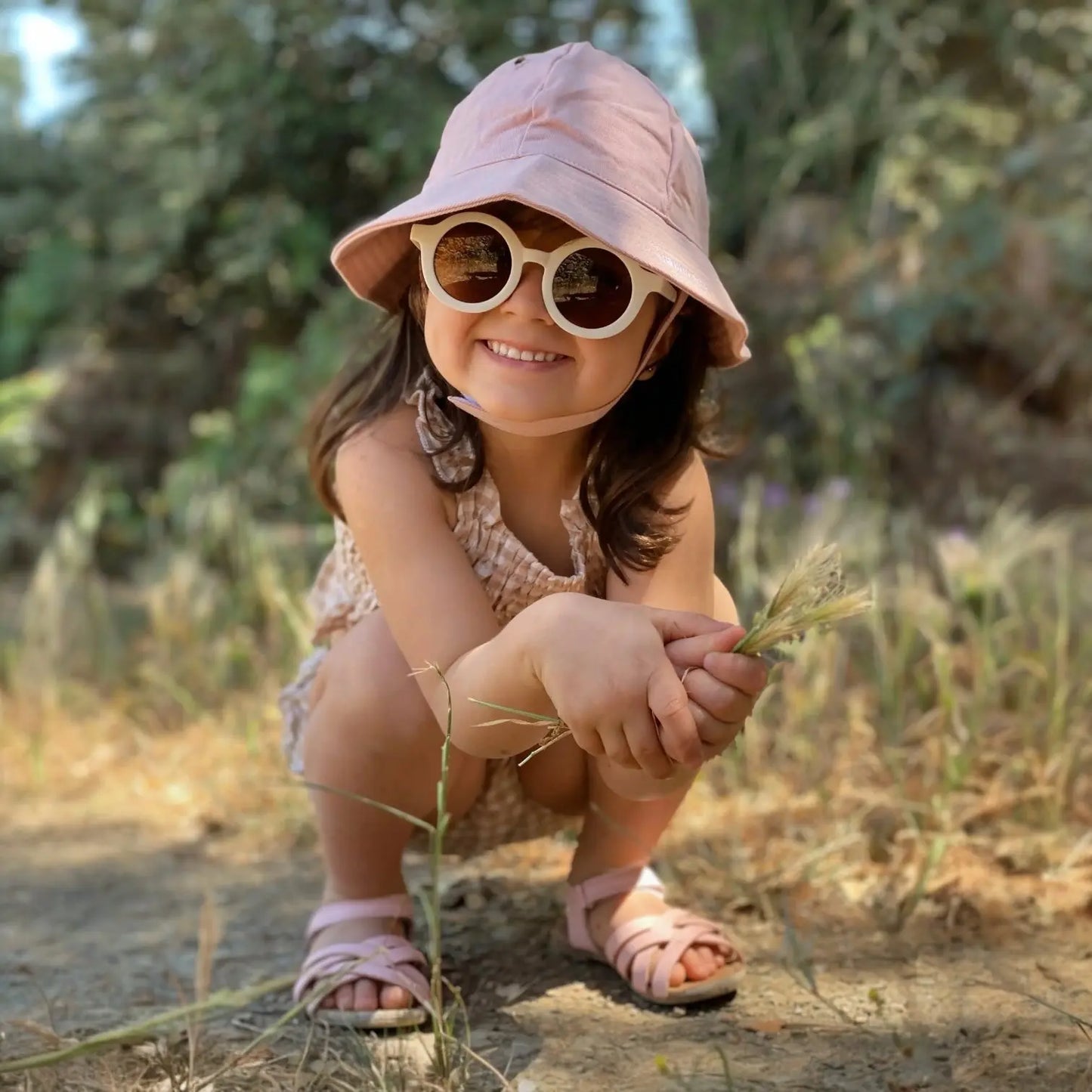 Gorro para el Sol Rosa Nenina & Co - Hecho de Algodón Orgánico | Protección Solar y Estilo 