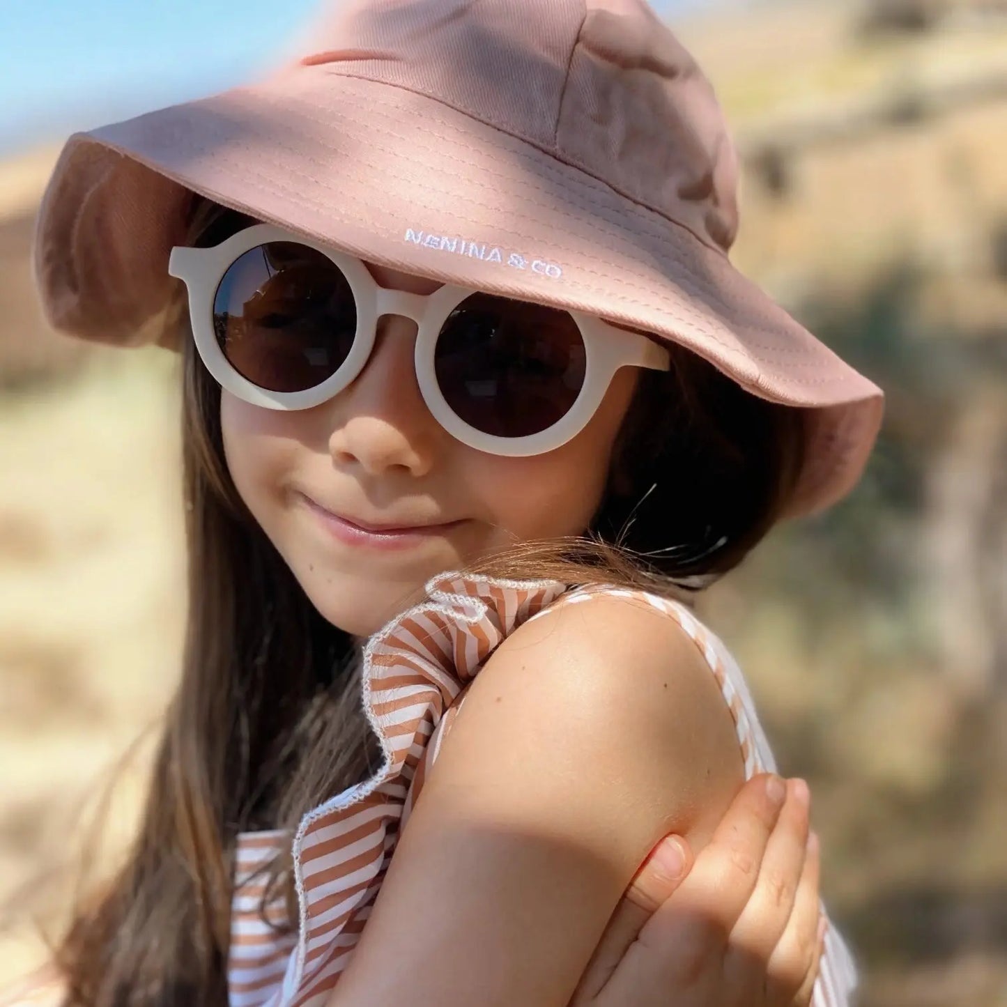 Gorro para el Sol Rosa Nenina & Co - Hecho de Algodón Orgánico | Protección Solar y Estilo 
