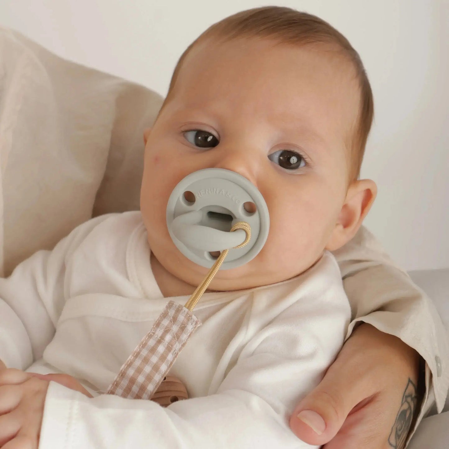 Pack 2 Chupeteros + 1 Chupete DIAMOND By Nenina & Co Beige 