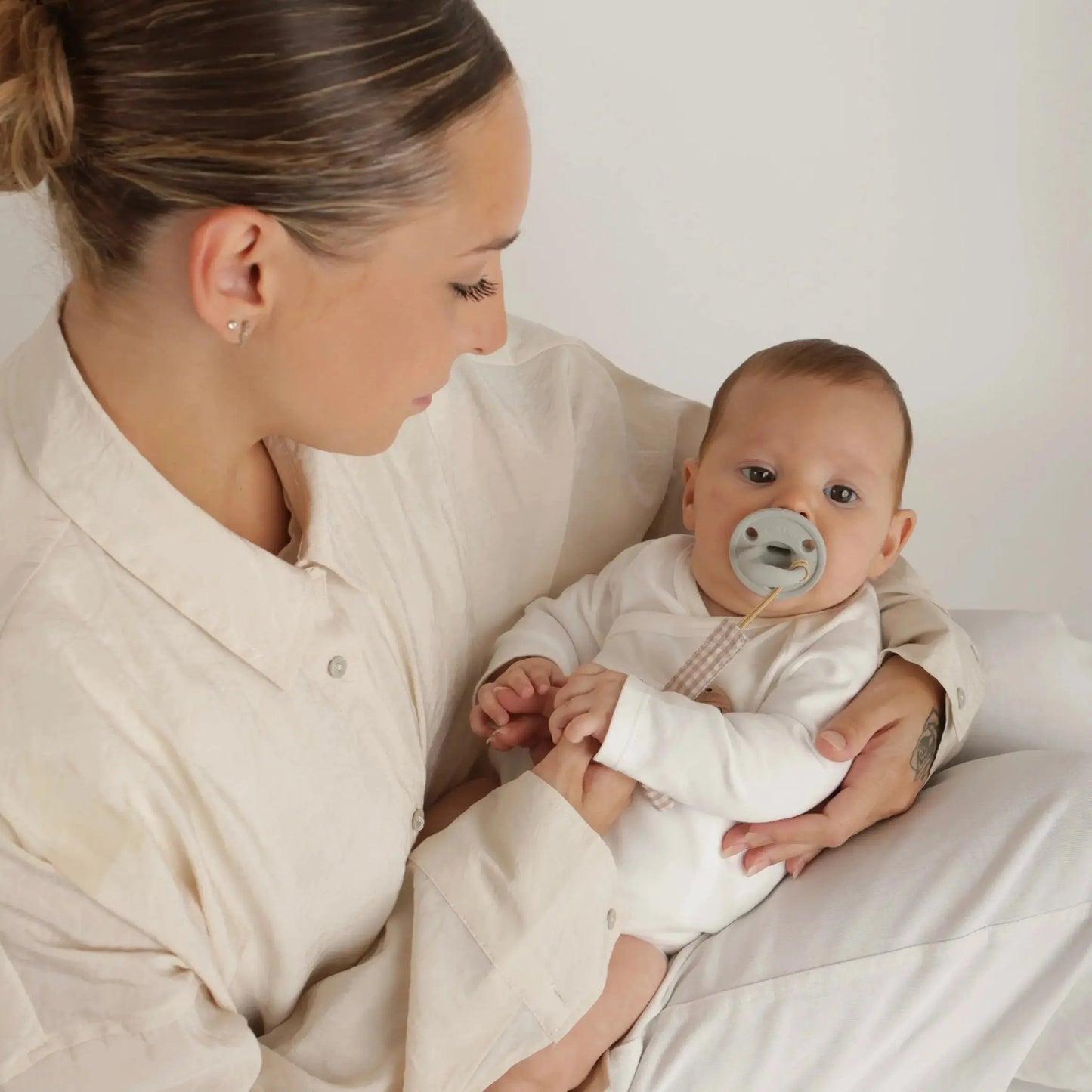 Pack 2 Chupeteros + 1 Chupete DIAMOND By Nenina & Co Beige 