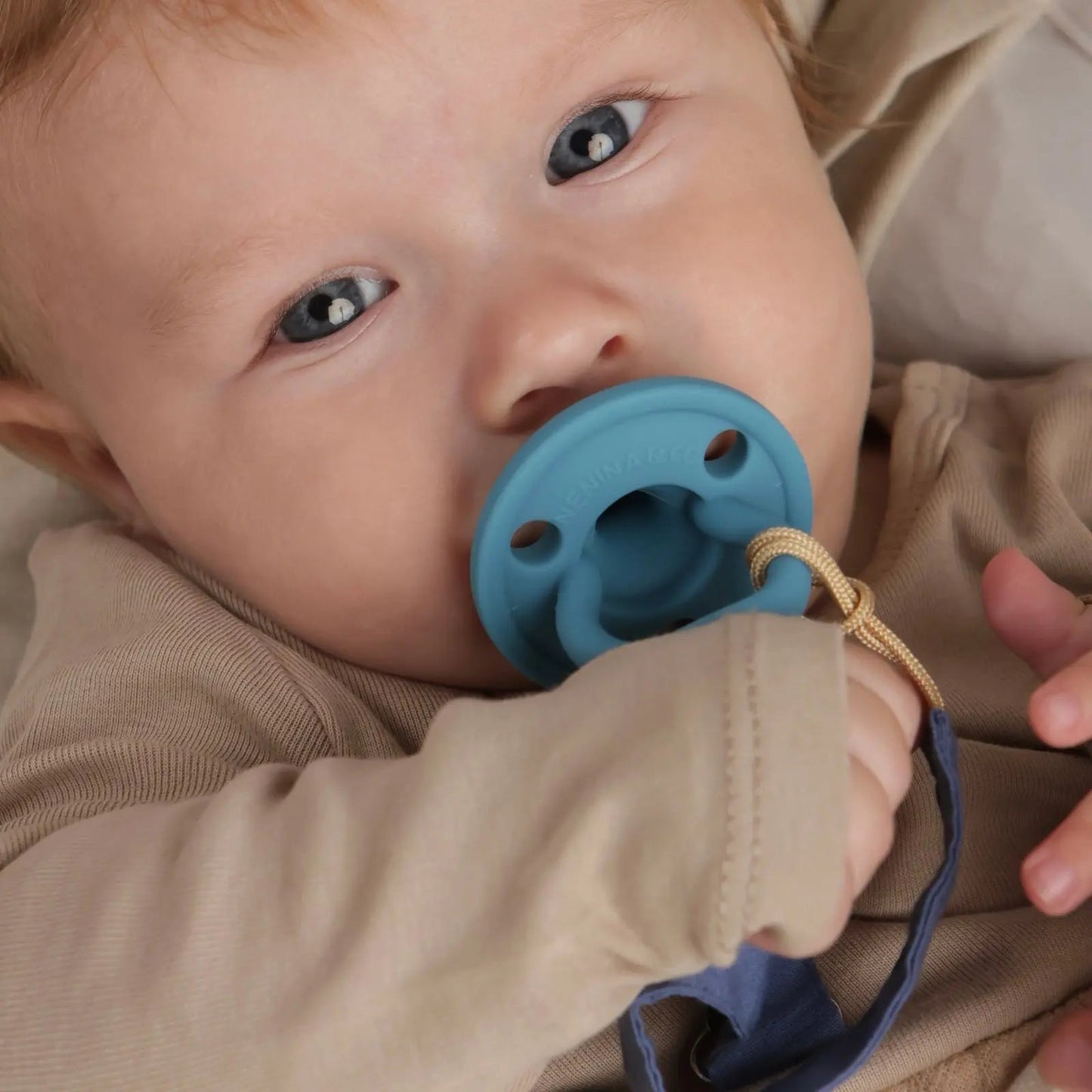 Kit 1 Guardachupete + 2 Chupeteros + 2 Chupetes Azul y Celeste DIAMOND Nenina & Co 