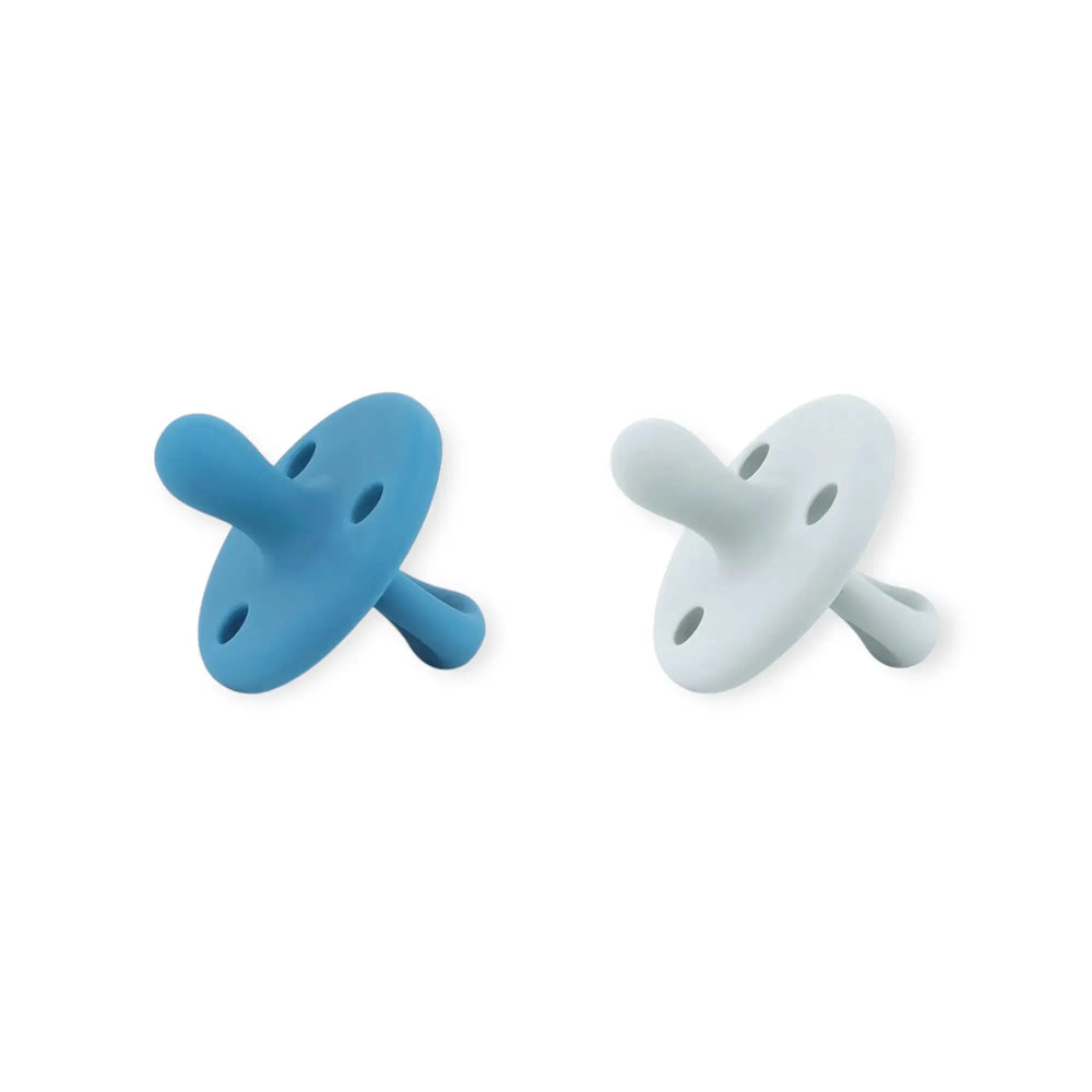 
                  
                    Kit 2 Chupetes Clásicos para Bebé Azul Blue y Gris | Silicona Orgánica Nenina & Co 
                  
                