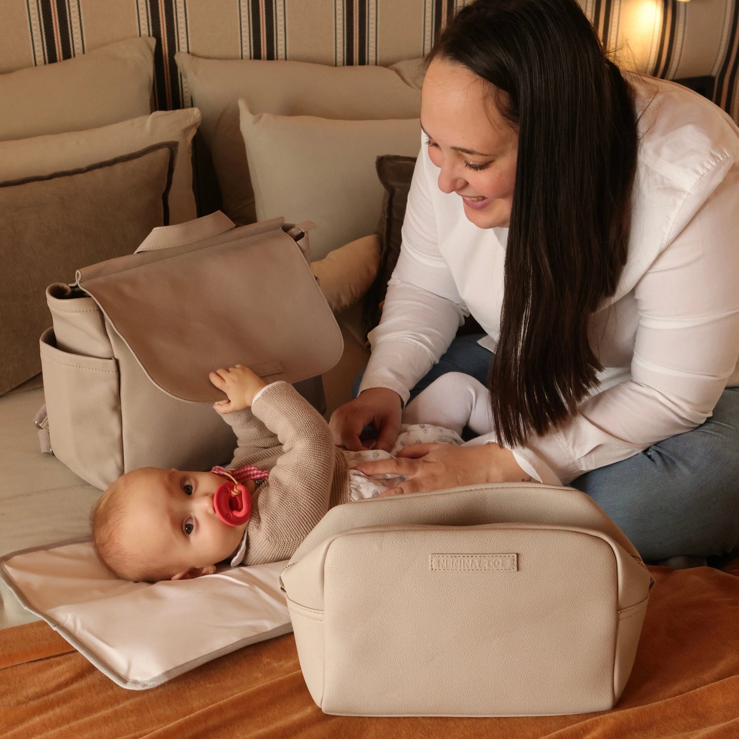 Kit Nacimiento - Bolso Maternal + Cambiador + Neceser + Portadocumento + Guardachupete Mirem By Nenina & Co 