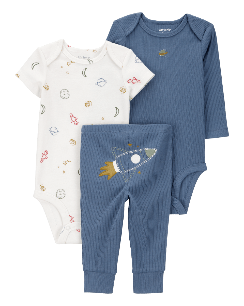 Conjunto tres piezas pantalón y dos bodies diseño cohete - Carter´s